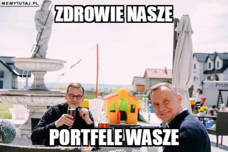 Mem z Andrzejem Dudą i Mateuszem Morawieckim 