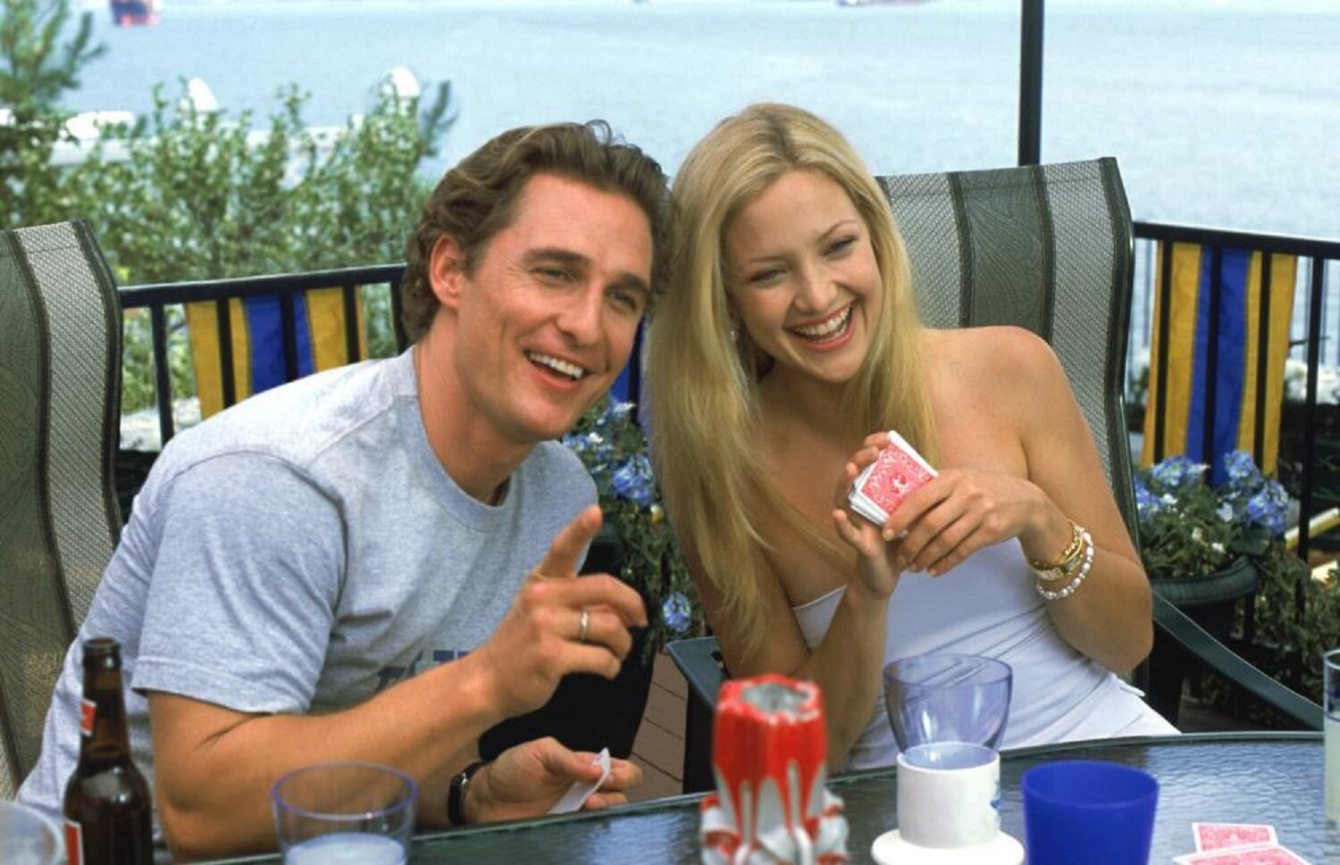 Dlaczego bohaterka filmu "Jak stracić chłopaka w 10 dni" chciała rozkochać w sobie Benjamina Barry'ego (Matthew McConaughey)?
