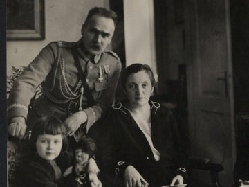 J&oacute;zef Piłsudski z&nbsp;rodziną