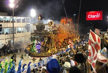 Parada podczas karnawału w Rio 