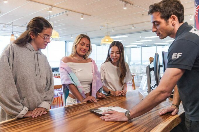 Wielka Brytania, Malta i&nbsp;Stany Zjednoczone to&nbsp;najczęściej wybierane kierunki przez Polak&oacute;w uczących się angielskiego