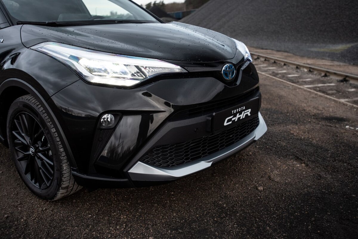 Toyota C-HR Hybrid Black Edition 