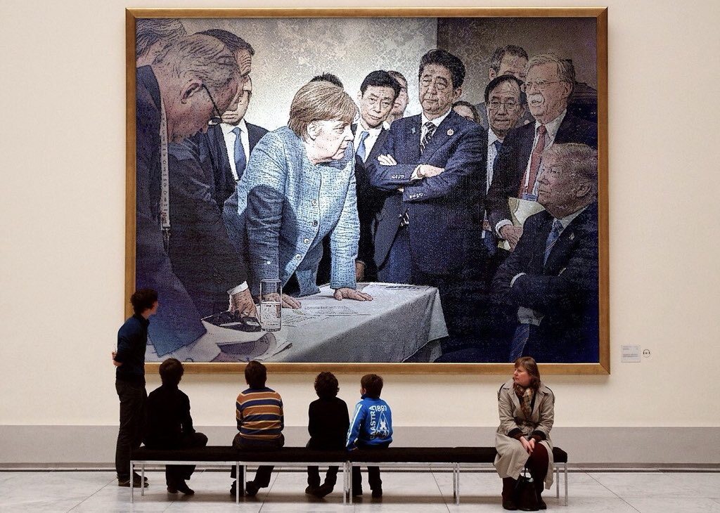 Przerobione zdjęcie ze szczytu G7 