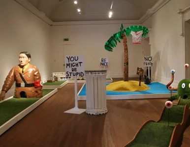 Miniatura: Minigolf z Adolfem Hitlerem