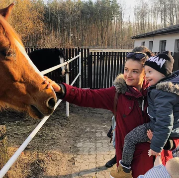 Żona Patryka Jakiego i jego syn Radzio 