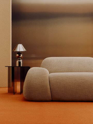 Sofa WOLKE z kolekcji Westwing Collection – rzeźbiarska forma inspirowana kształtem chmury, która definiuje przestrzeń nowoczesnego salonu 