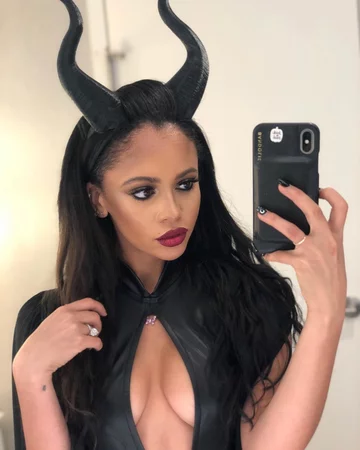 Vanessa Morgan 