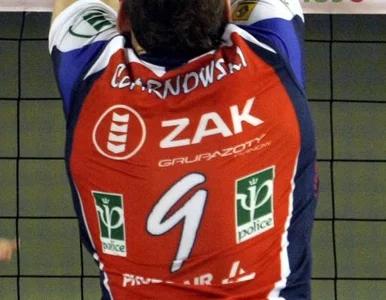 Miniatura: Siatkarz bez koszulki grać nie może