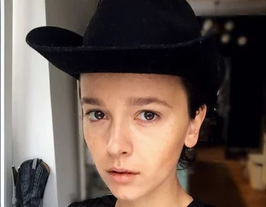 Miniatura: Monika Brodka na ślubnym zdjęciu. W roli...