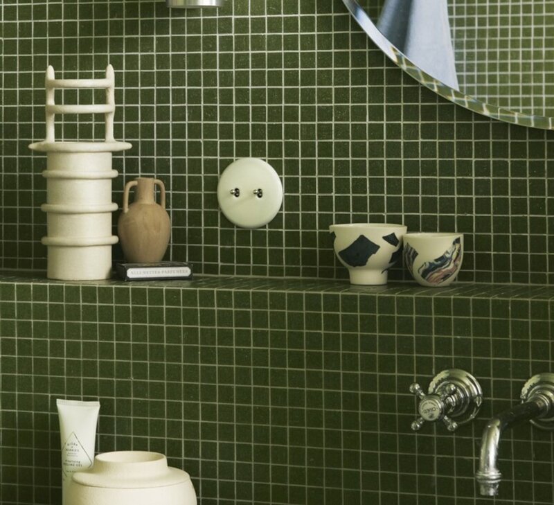 Zielona mozaika w łazience