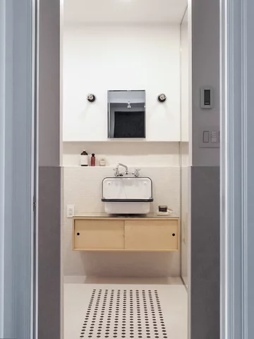 Mieszkanie z domowym biurem, projekt Atelier SUWA Mieszkanie, v2com, remont, przebudowa, biuro w domu