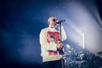 Chester Bennington Wokalista zespołu Linkin Park popełnił samobójstwo 20 lipca w wieku 41 lat.