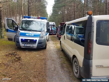 Policjanci nie dopuścili do ustawki w lesie 