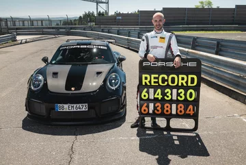 Porsche 911 GT2 RS 