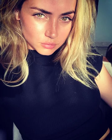 Ana de Armas 