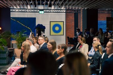 Jubileusz 21-lecia HOLA Design był okazją do&nbsp;spotkania przedstawicieli świata architektury, designu, sztuki i&nbsp;rynku nieruchomości. Wiecz&oacute;r zainaugurował nowy cykl wydarzeń poświęconych wsp&oacute;łczesnej architekturze, wzornictwu i&nbsp;stylowi życia