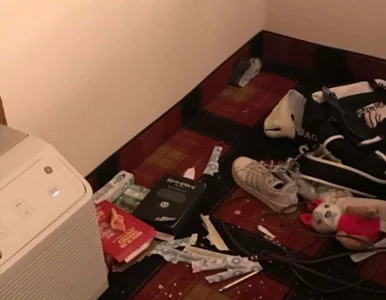 Miniatura: Bielizna w czajniku, kradzież kieliszków,...