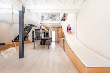Dom z&nbsp;huśtawkami i&nbsp;zjeżdżalnią, projekt Indee Design