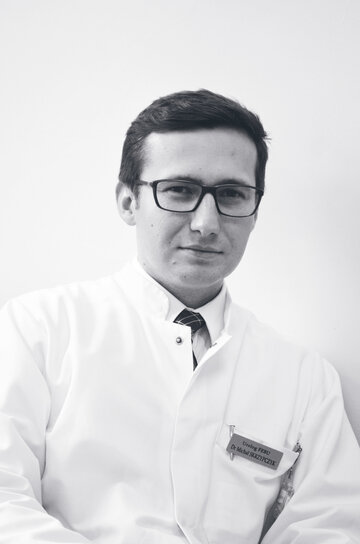 Dr Michał Skrzypczyk Urolog  z&nbsp;kliniki Urologii CMKT w&nbsp;Warszawie