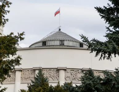 Miniatura: Najnowszy sondaż CBOS. Kaczyński nie...