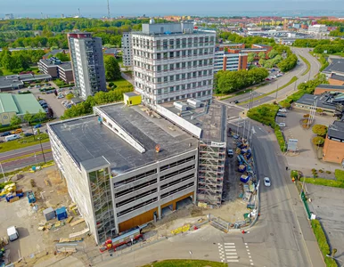 Miniatura: Budownictwo w dół, ale nieznacznie. Idzie...