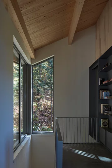 Dom na stromej działce, projekt Atelier Carle 