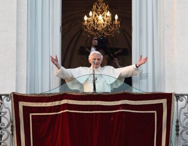 Miniatura: Rok temu Benedykt XVI ogłosił decyzję o...