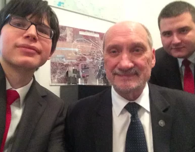 Miniatura: Gruba wpadka Misiewicza. Rzecznik MON się...