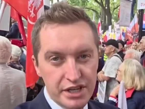 Miniatura: Bawią się „w berka” przed TK. Pikieta trwa...
