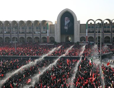 Miniatura: Iran żegna Chameneiego. Padły ostre słowa...