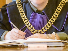 Koszmar w Toruniu. Trwa proces Roberta B., który miał wielokrotnie...