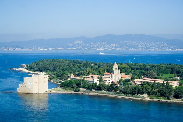 Miniatura: Wyspa św. Honoraty