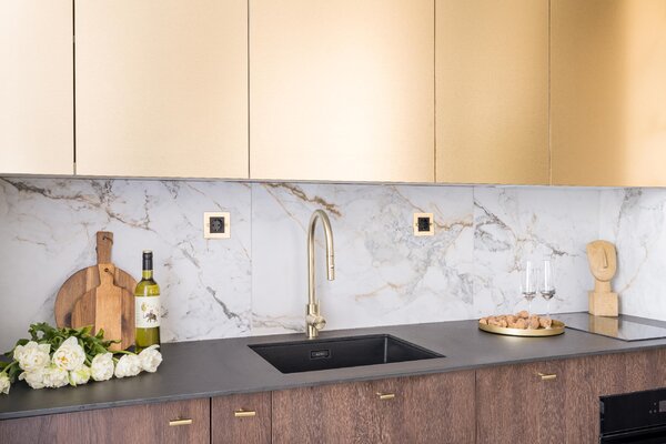 Miniatura: Małe mieszkanie z antresolą