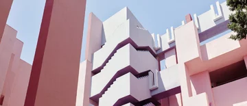 La Muralla Roja, osiedle projektu Ricardo Bofill Taller de Arquitectura Ricardo Bofill, La Muralla Roja