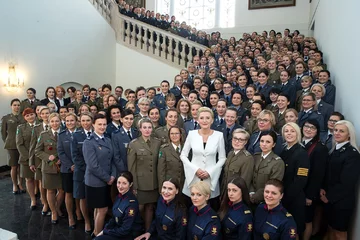 Agata Kornhauser-Duda z przedstawicielkami służb 