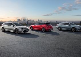 Toyota Corolla 2022. Polski bestseller z nowymi multimediami i lakierami