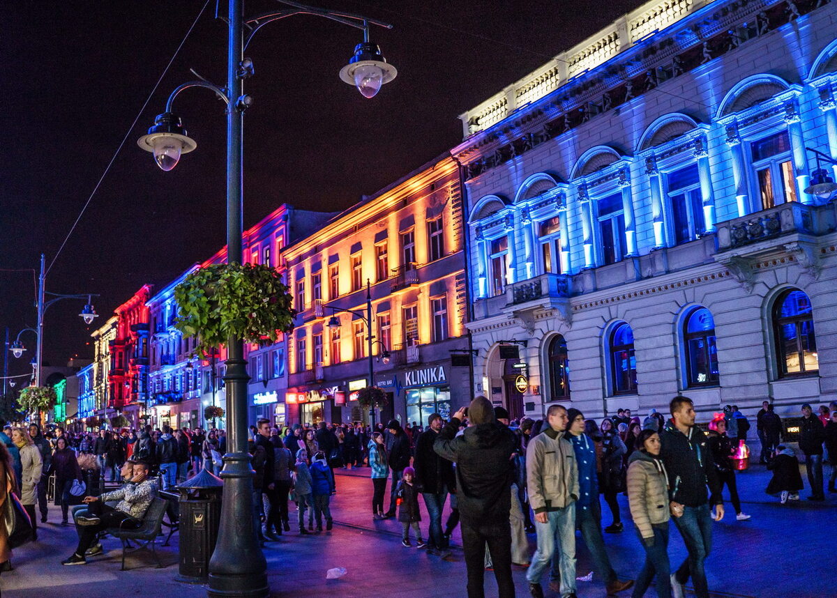 Ulica Piotrkowska w Łodzi Wielki Plebiscyt na 7 cudów Polski.