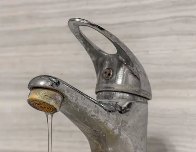 Miniatura: Wsmaruj tym kran i poczekaj 5 minut....