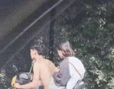 Miniatura: Fotografia „nagiego” motocyklisty stała...