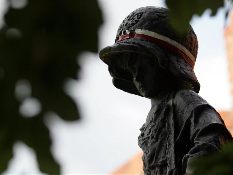 „Białe karty” powstania warszawskiego. Badaczka: Nikt o to nie pytał