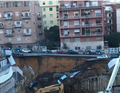Miniatura: Gigantyczna dziura w centrum Rzymu....