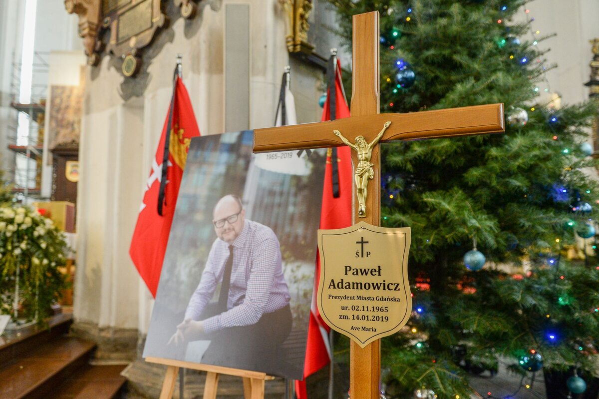 Ceremonia pogrzebowa Pawła Adamowicza w Bazylice Mariackiej 