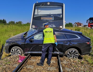 Miniatura: Tragedia na przejeździe kolejowym w...