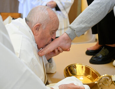 Miniatura: Papież Franciszek obmył nogi 12 kobiet....