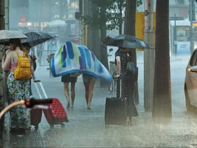 Miniatura: Odwołano loty i pociągi. Turyści w...