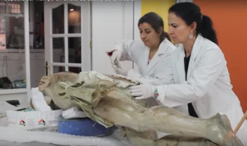 Rzeźba Jezusa okazała się "kapsułą czasu" 