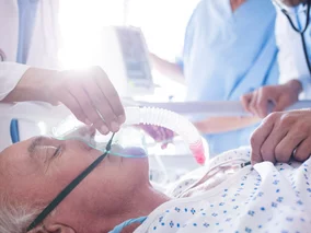 Miniatura: Candida auris – groźny, lekooporny grzyb...