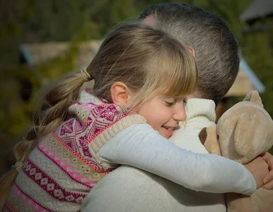 Miniatura: Niewielu mężczyzn zostaje z dzieckiem w...
