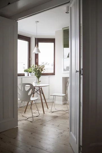 Meble marki IKER w projektach wrocławskiej pracowni architektonicznej Formea Studio. Krzesła z kolekcji Maple 