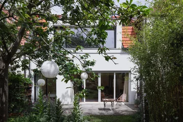 Remont domu kostki z lat 50. XX wieku, projekt Mimosa Architects 